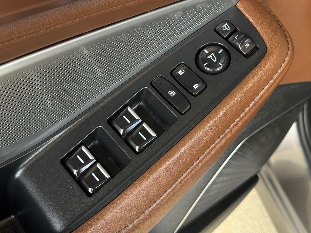 Used 2025 Black Acura Technology Package image 32