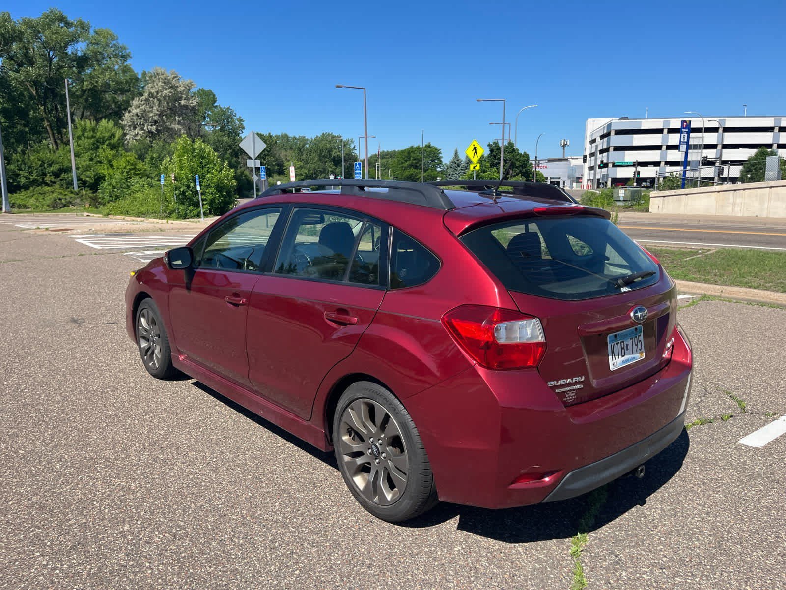 Used 2015 Venetian Red Pearl Subaru 2.0i Sport Premium image 2