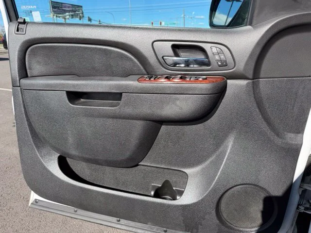 Used 2014 Summit White Chevrolet LTZ image 18