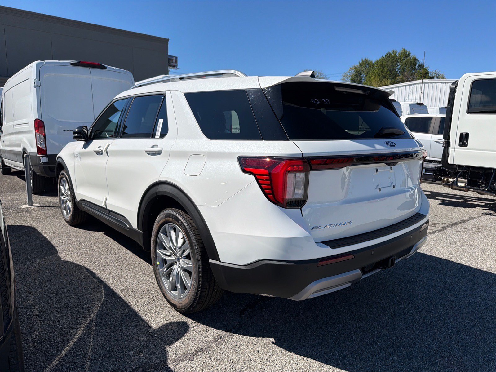 New 2027 Star White Metallic Tri-Coat Ford Platinum™ image 5