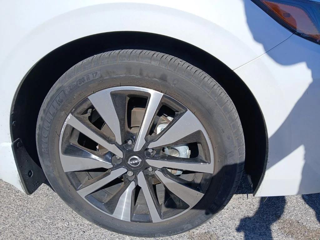 Used 2024 White Nissan SV image 3