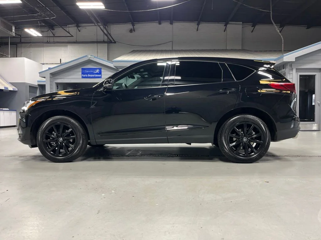 Used 2026 Majestic Black Pearl Acura Base image 4