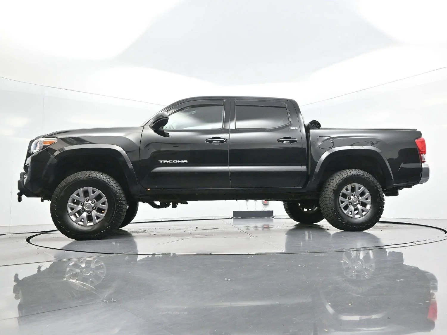 Used 2016 Black Toyota SR image 43