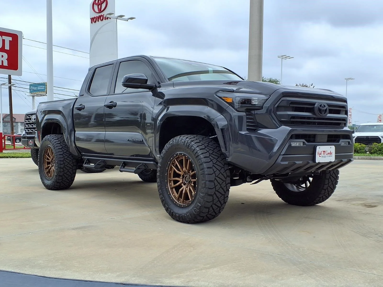 2026 Toyota Tacoma SR5 - Photo 3