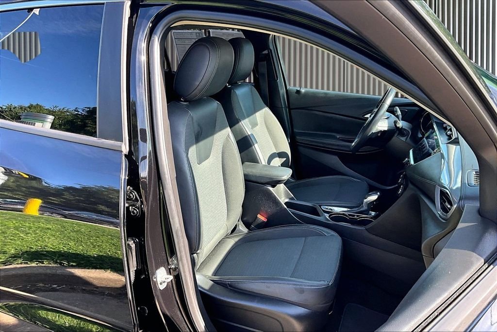 Used 2020 Black Buick Select image 9