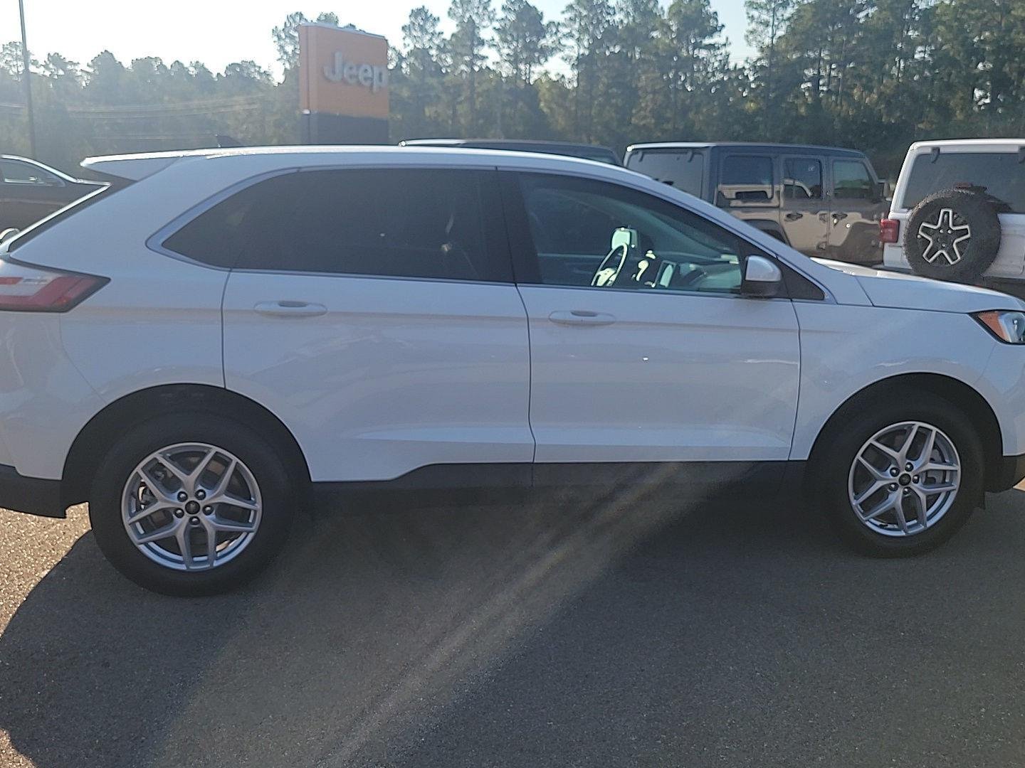 Used 2024 Oxford White Ford SEL image 17