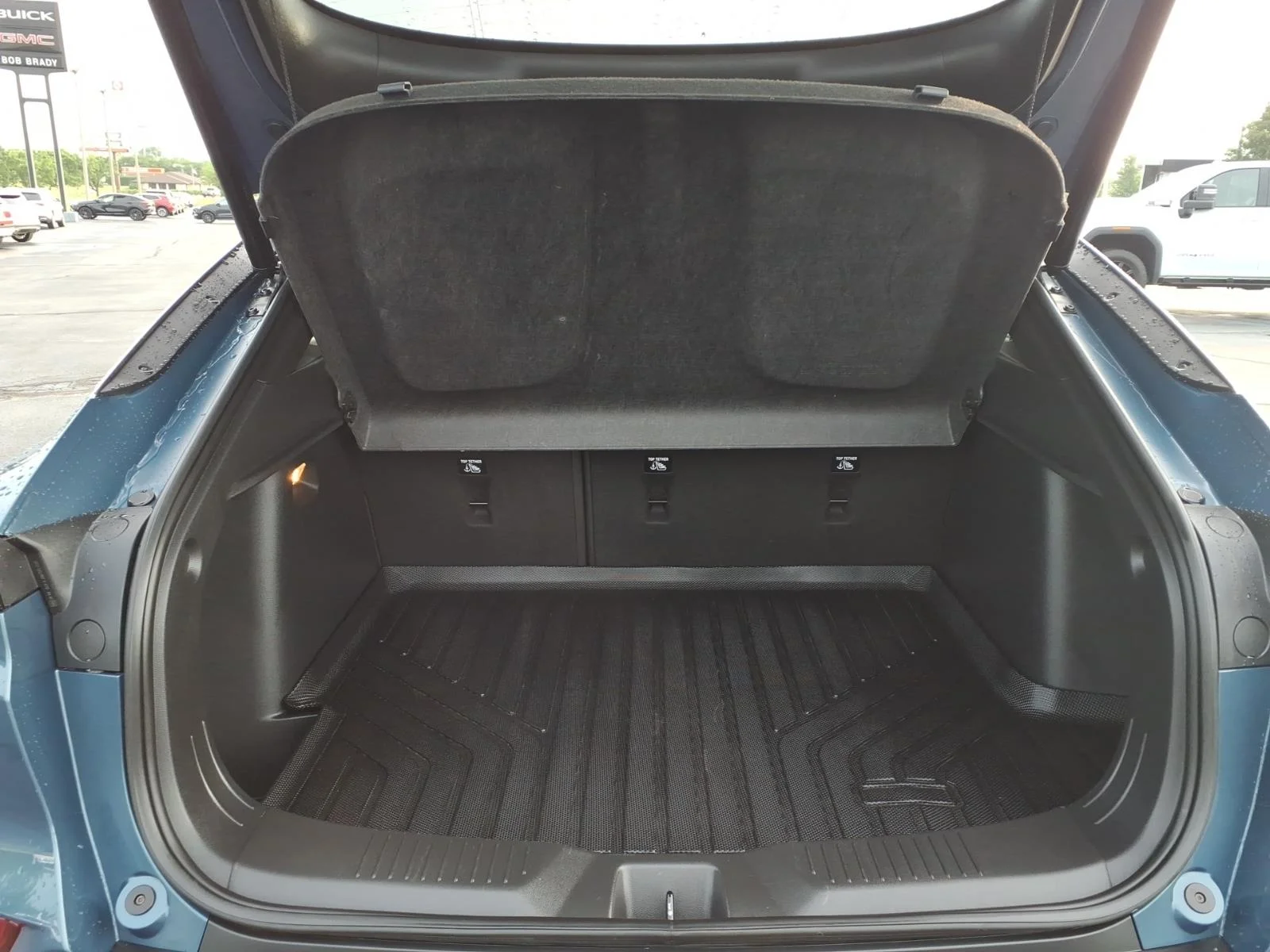 Used 2024 Ocean Blue Buick Preferred image 11