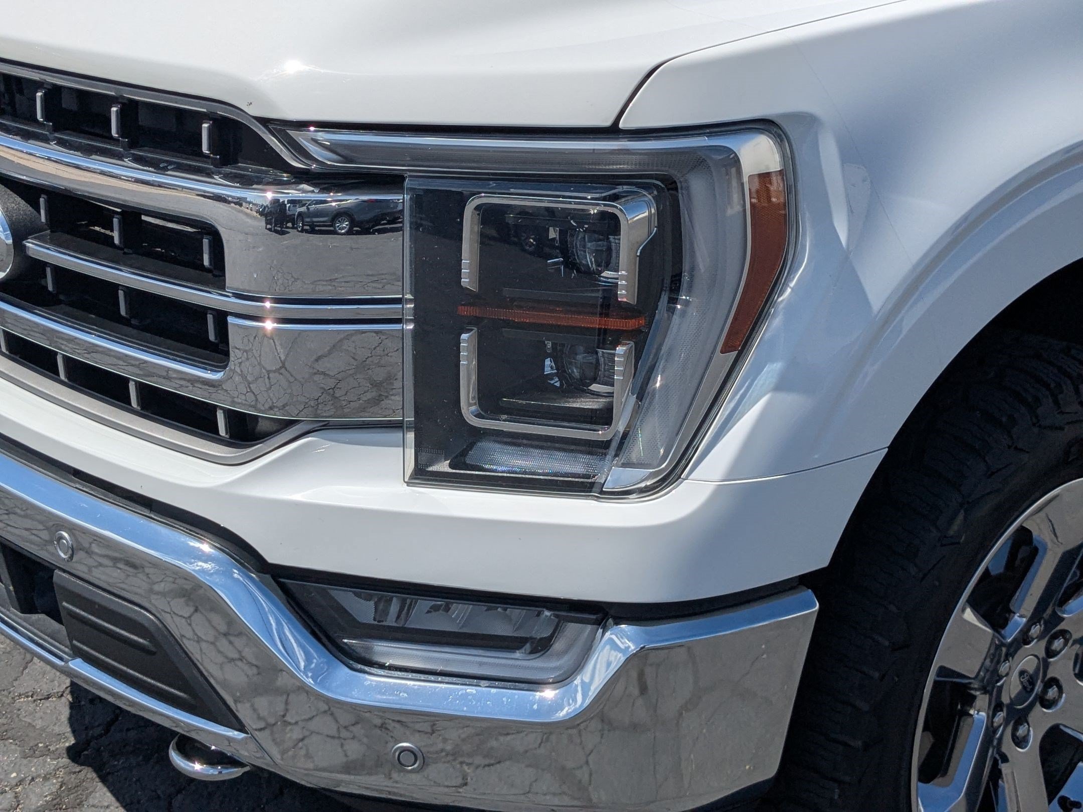 Used 2023 Oxford White Ford LARIAT image 10