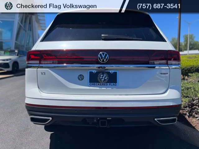 New 2026 Opal White Pearl Volkswagen SE w/Technology image 11