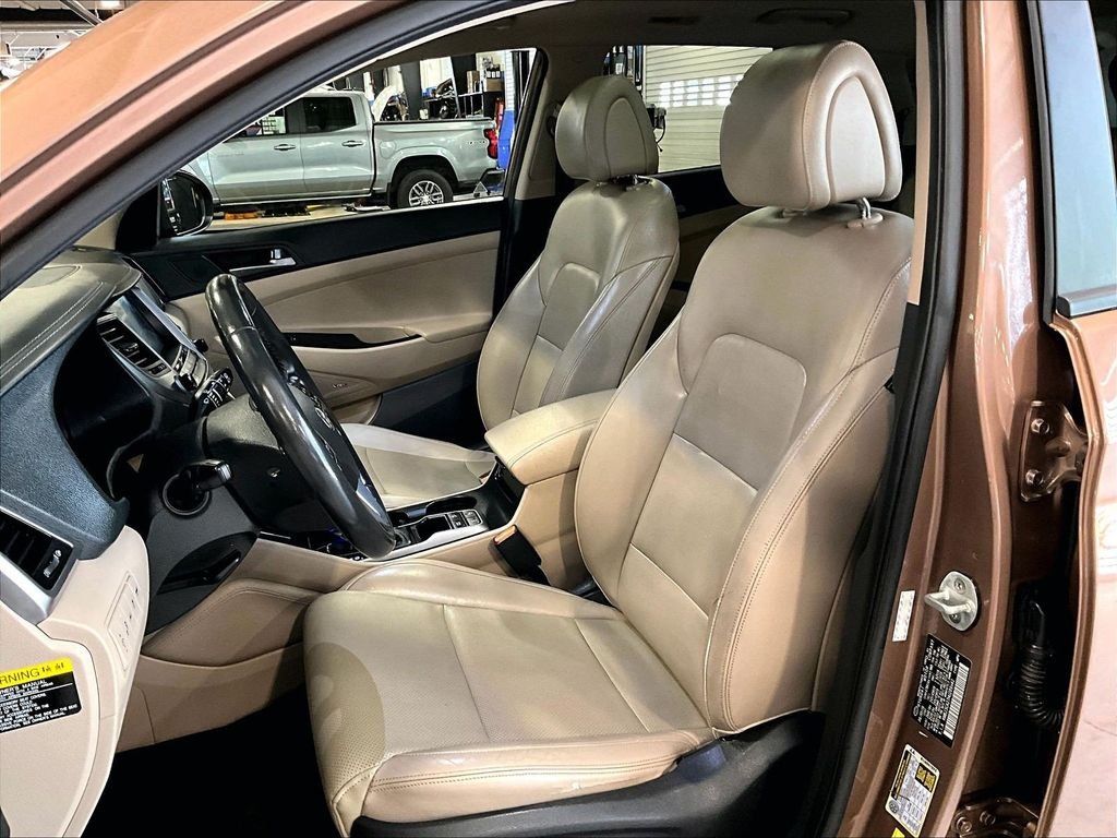 Used 2017 Beige Hyundai Limited image 10