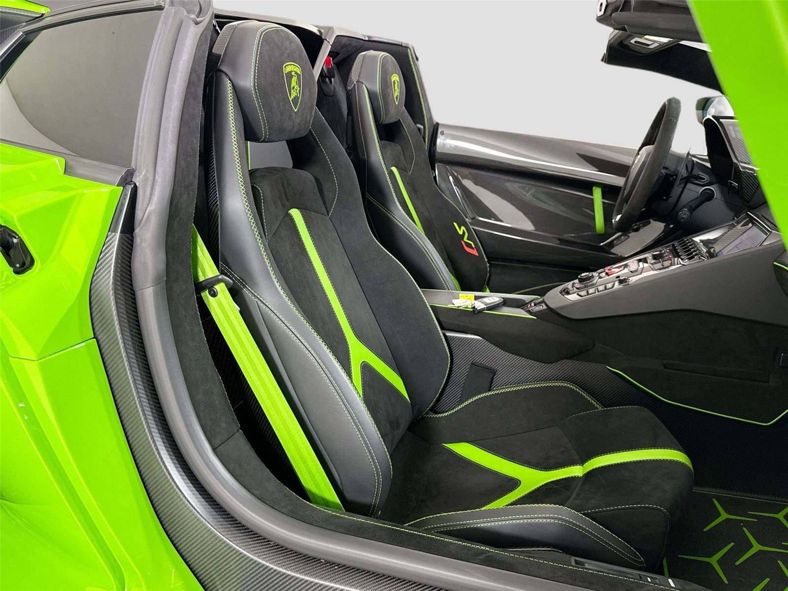 2021 Lamborghini Aventador - Photo 30