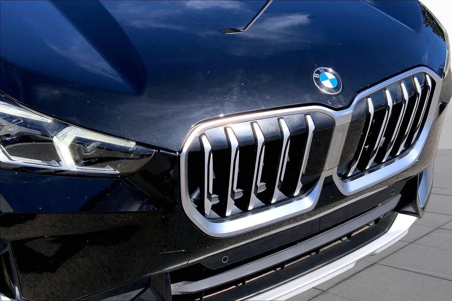Used 2023 Black Sapphire Metallic BMW xDrive28i image 29