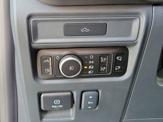 New 2026 Star White Metallic Tri-Coat Ford Lariat® image 44