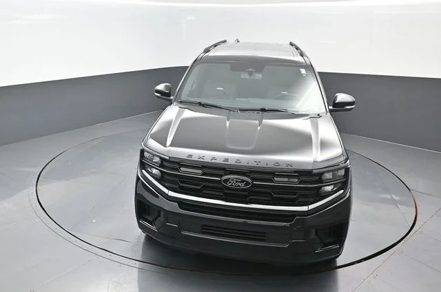 New 2026 Agate Black Metallic Ford MAX Platinum® image 21