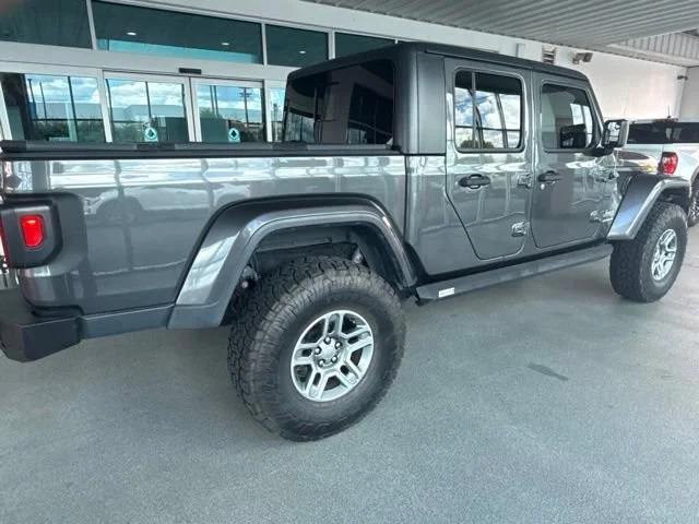 Used 2021 Granite Crystal Metallic Clearcoat Jeep Overland image 7