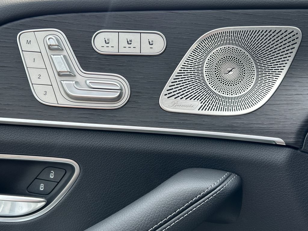 New 2026 MANUFAKTUR Alpine Grey Mercedes-Benz GLS 450 image 11