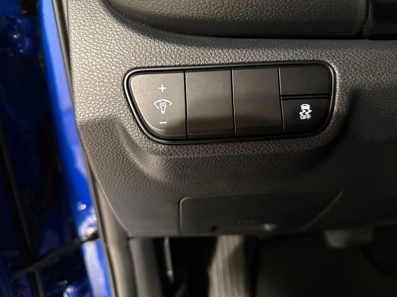 Certified Used 2025 Neptune Blue Kia X-Line image 17