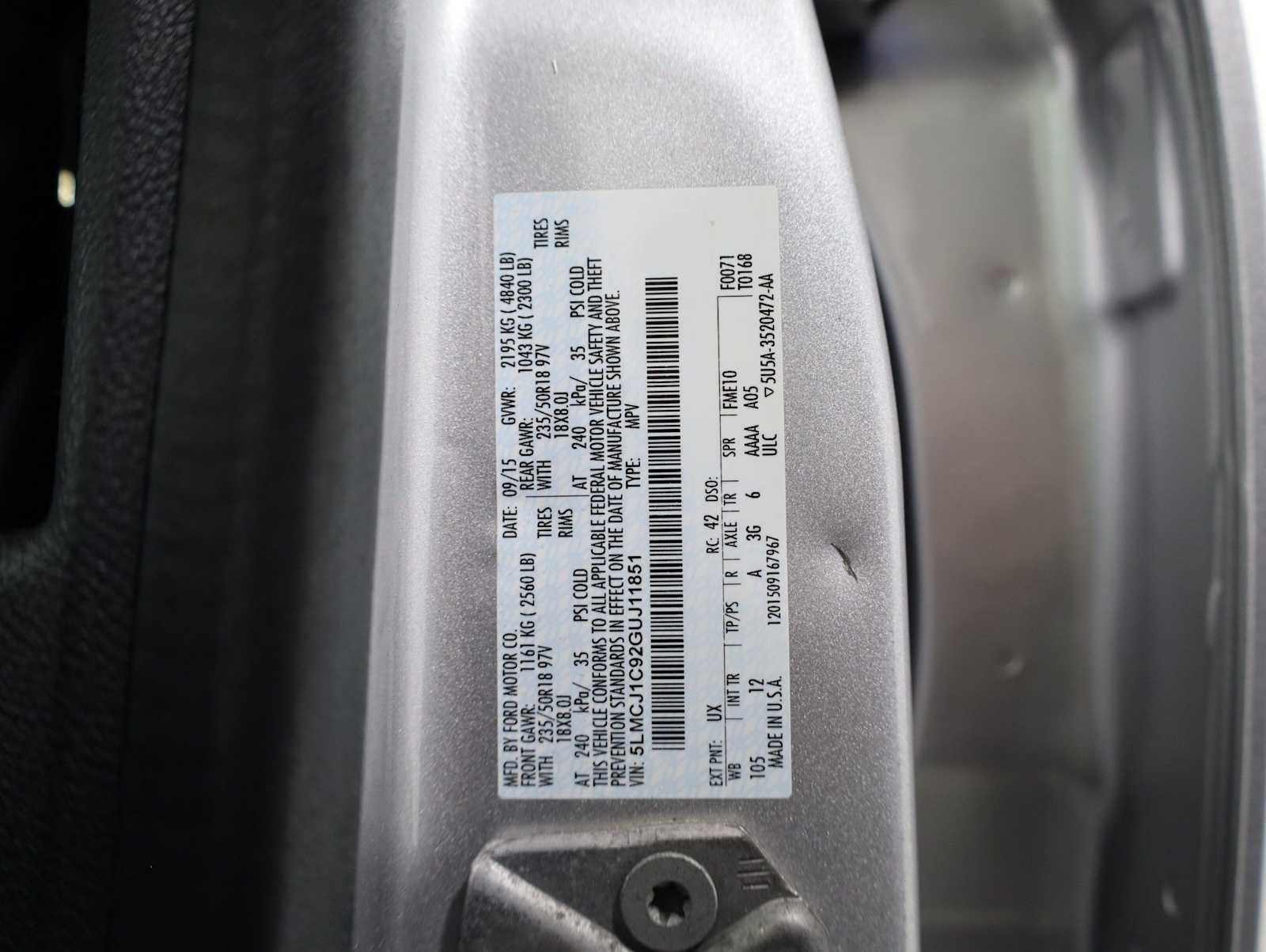 Used 2016 Ingot Silver Metallic Lincoln Premier image 40