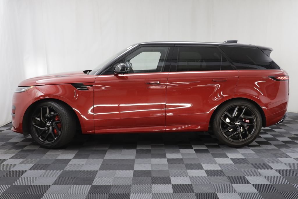 Used 2025 Red Land Rover Dynamic SE image 4