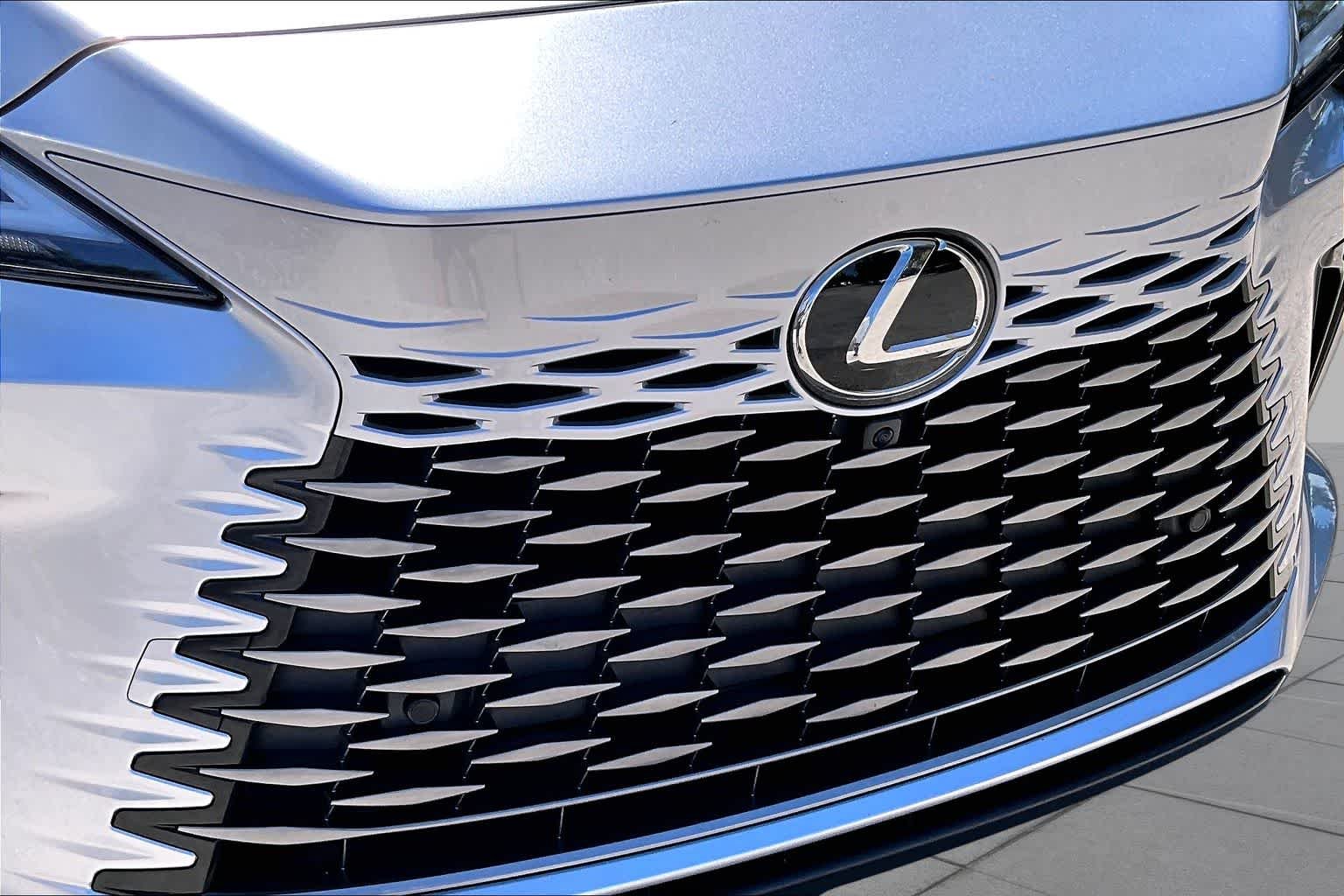 Certified Used 2025 Iridium Lexus Premium image 30