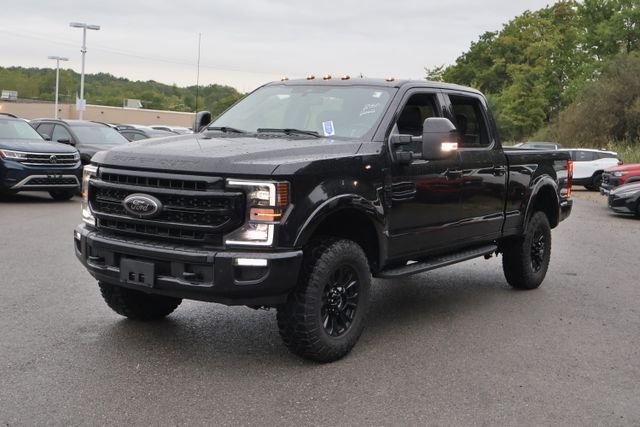 Used 2020 Black Metallic Ford Lariat image 3