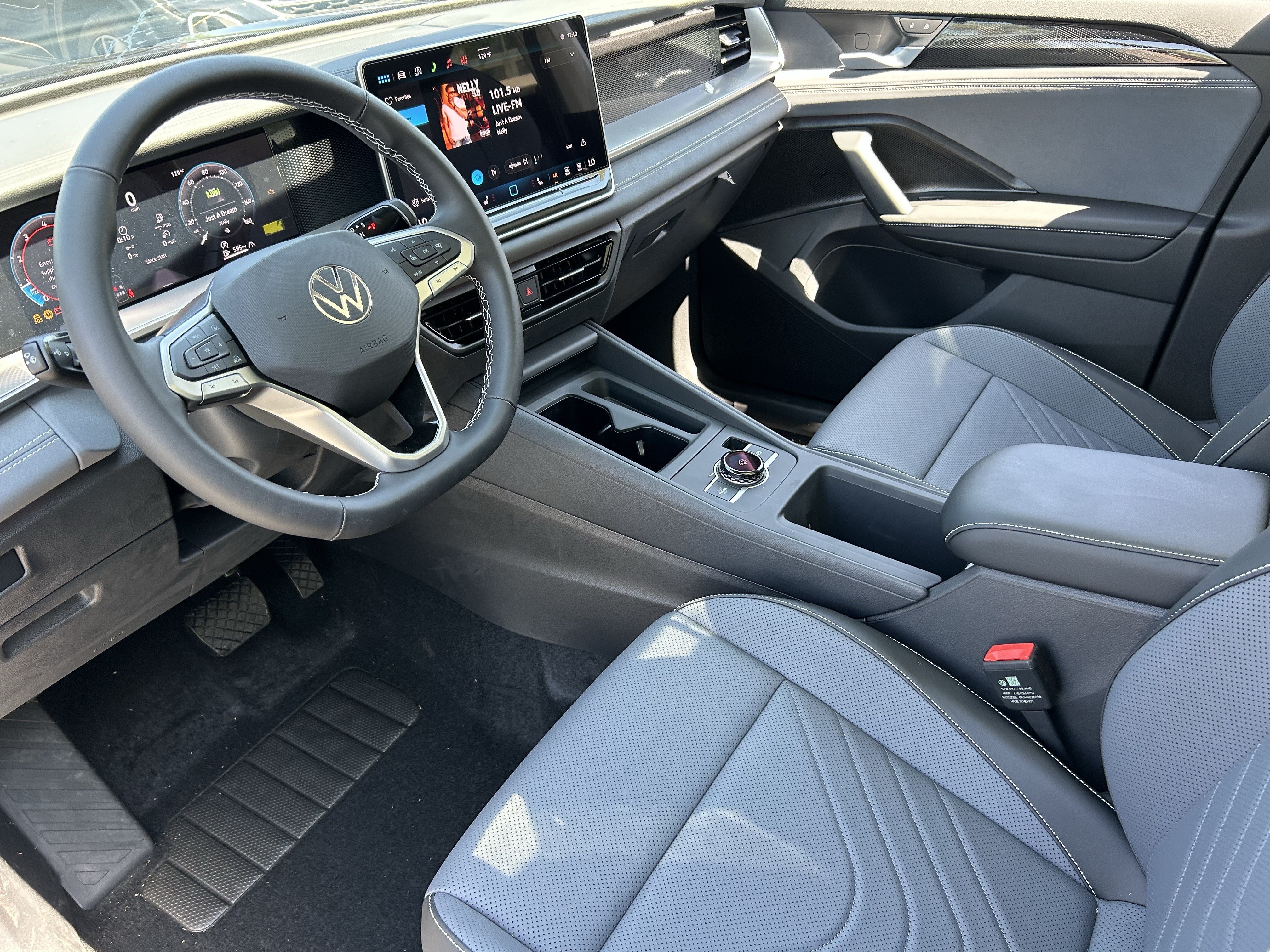 New 2026 Deep Black Pearl Volkswagen SE image 15