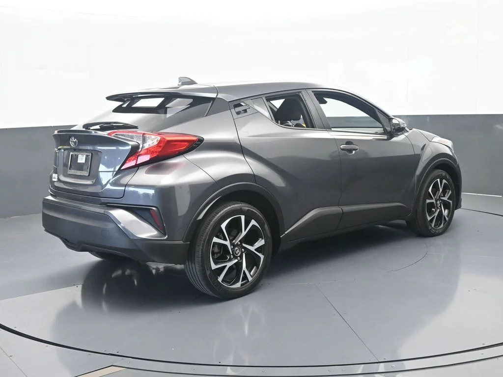 Used 2019 Magnetic Gray Metallic Toyota XLE image 6