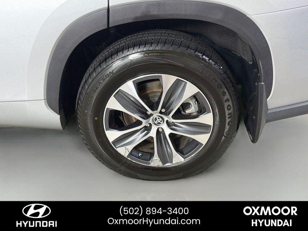 Used 2023 Celestial Silver Metallic Toyota Hybrid XLE image 32