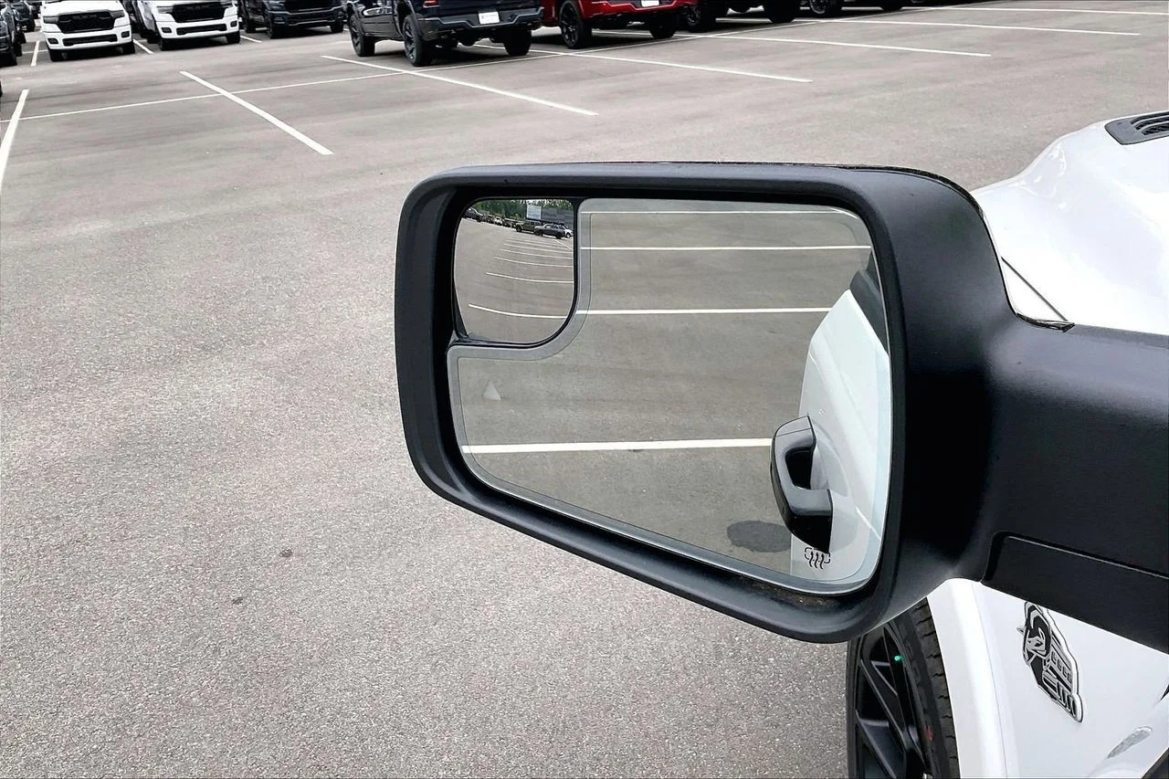 New 2026 Ivory White Tri-Coat Pearl-Coat Exterior Paint RAM Laramie image 27