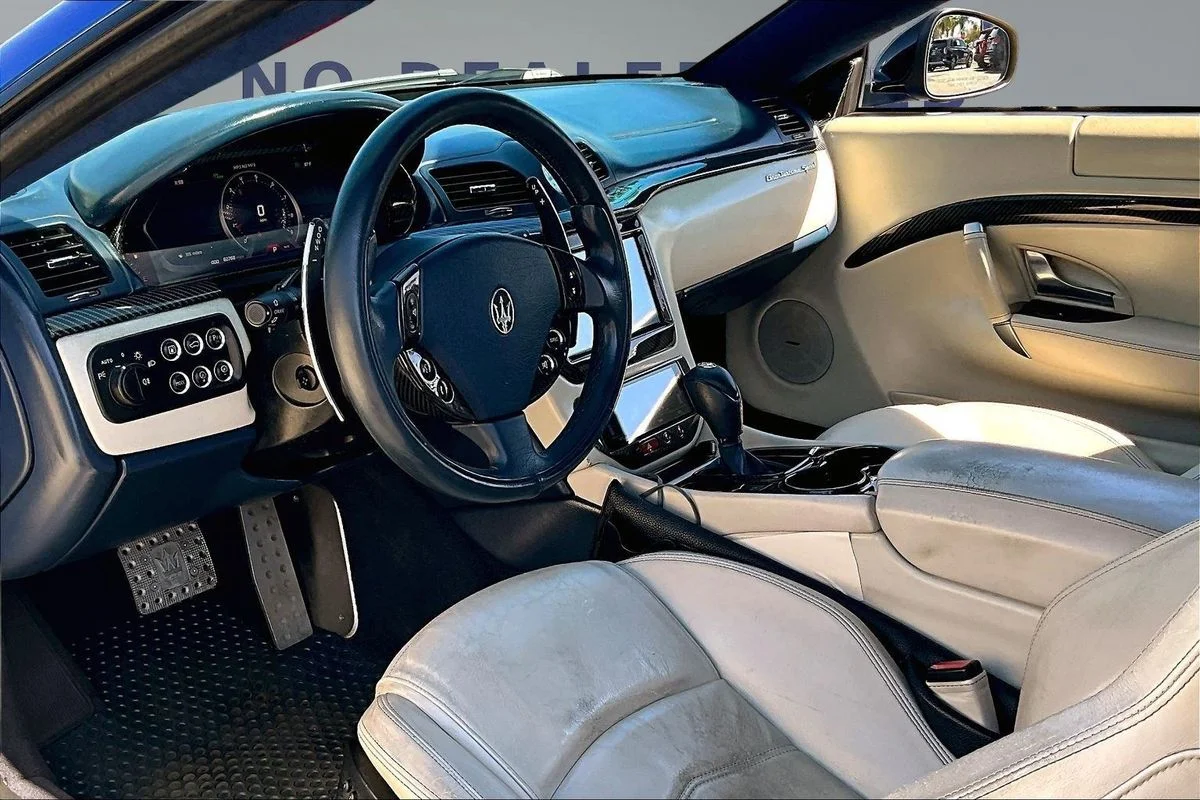 Used 2014 Blue Maserati Sport image 17