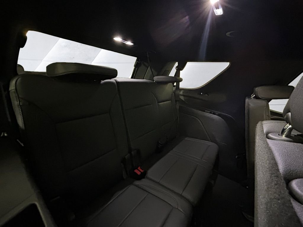 Used 2024 White Chevrolet Z71 image 16