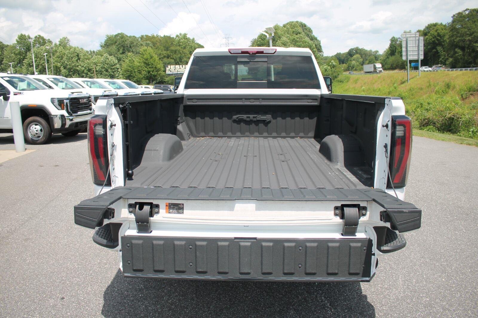 Used 2024 Summit White GMC AT4 image 8