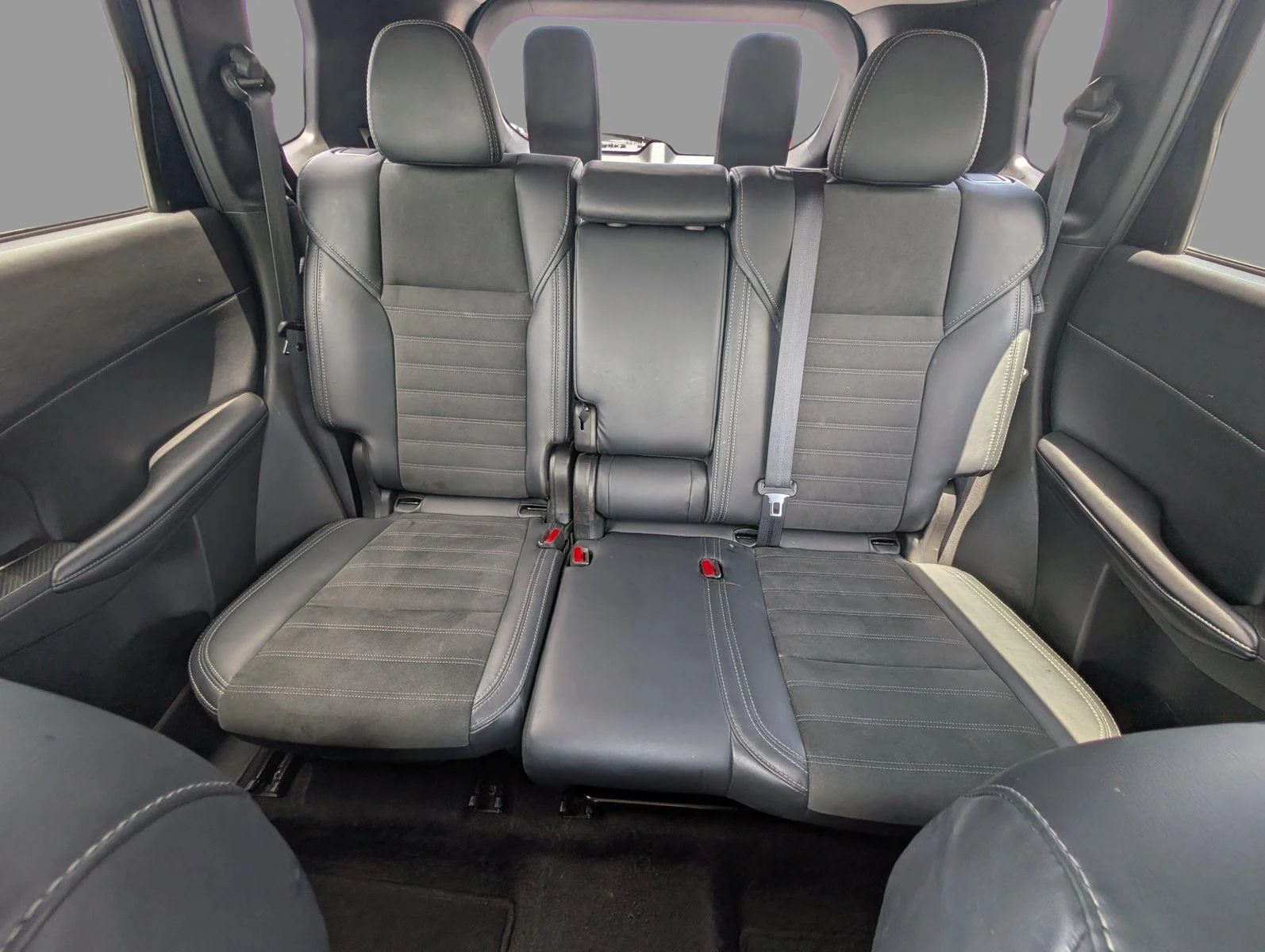 Used 2024 Cosmic Blue Metallic Mitsubishi SE image 39