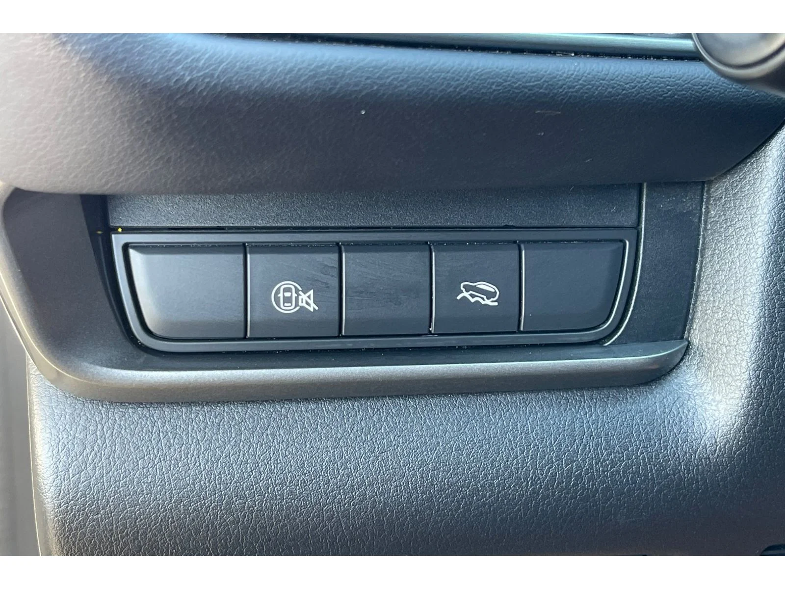 Used 2024 CERAMIC Mazda Select image 40