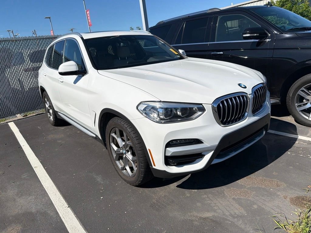 Used 2021 White BMW xDrive30e image 3
