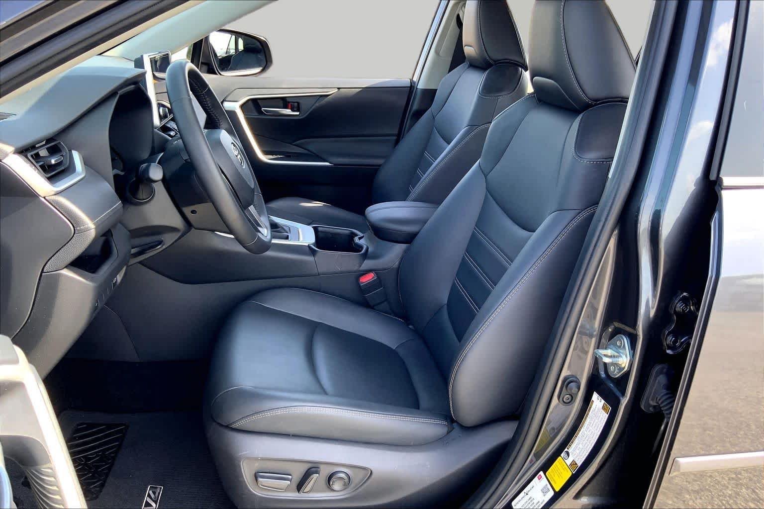 Used 2024 Magnetic Gray Metallic Toyota XLE Premium image 8