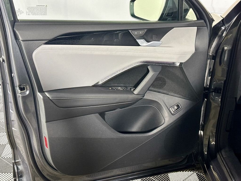 New 2026 Platinum Gray Metallic Volkswagen 2.0T SE image 10