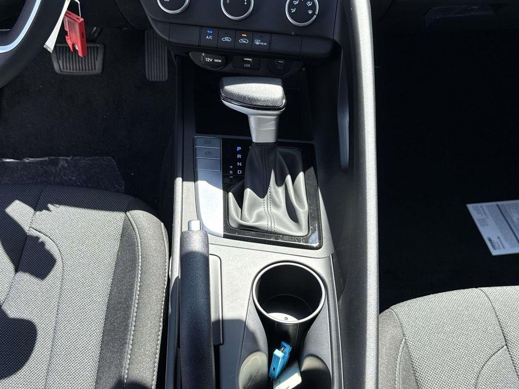 New 2026 White Hyundai SE image 20