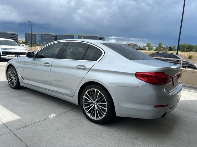 Used 2019 Silver BMW 530i xDrive image 4