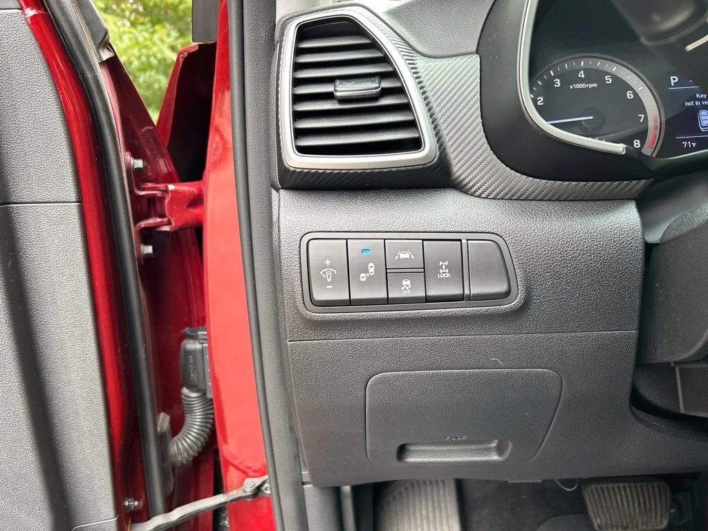 Used 2020 Red Hyundai Value image 25