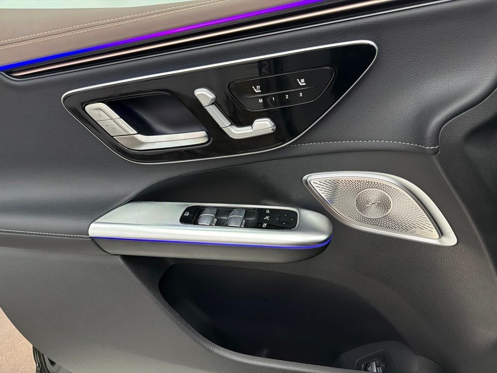 New 2027 Obsidian Black Metallic Mercedes-Benz EQE 320 image 18