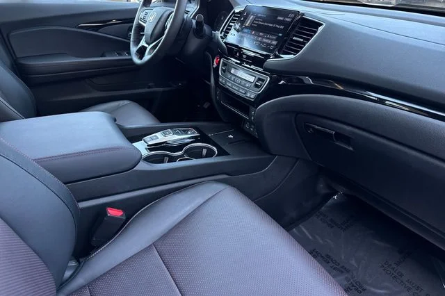 Used 2025 Platinum White Honda Black Edition image 19