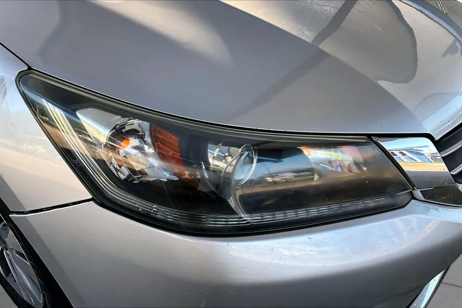 Used 2013 Alabaster Silver Metallic Honda LX image 26