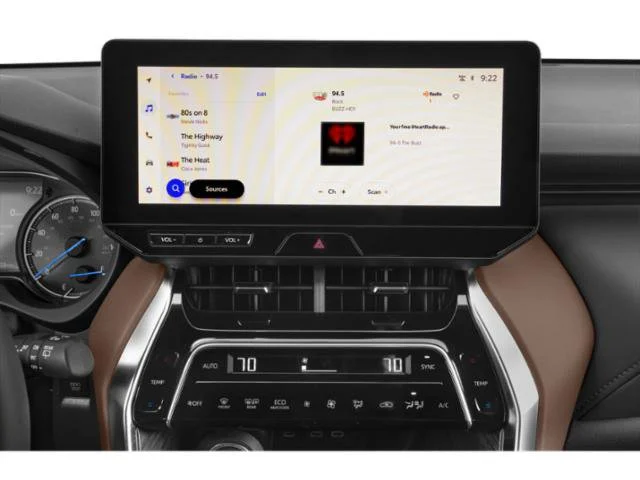 Used 2023 Titanium Glow Toyota XLE image 13