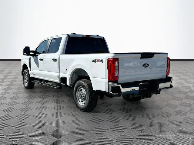 New 2026 Oxford White Ford XL image 4