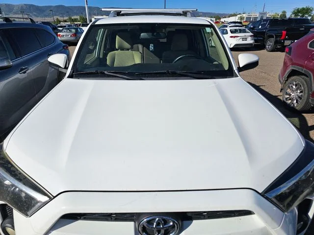 Used 2016 Super White Toyota SR5 image 3