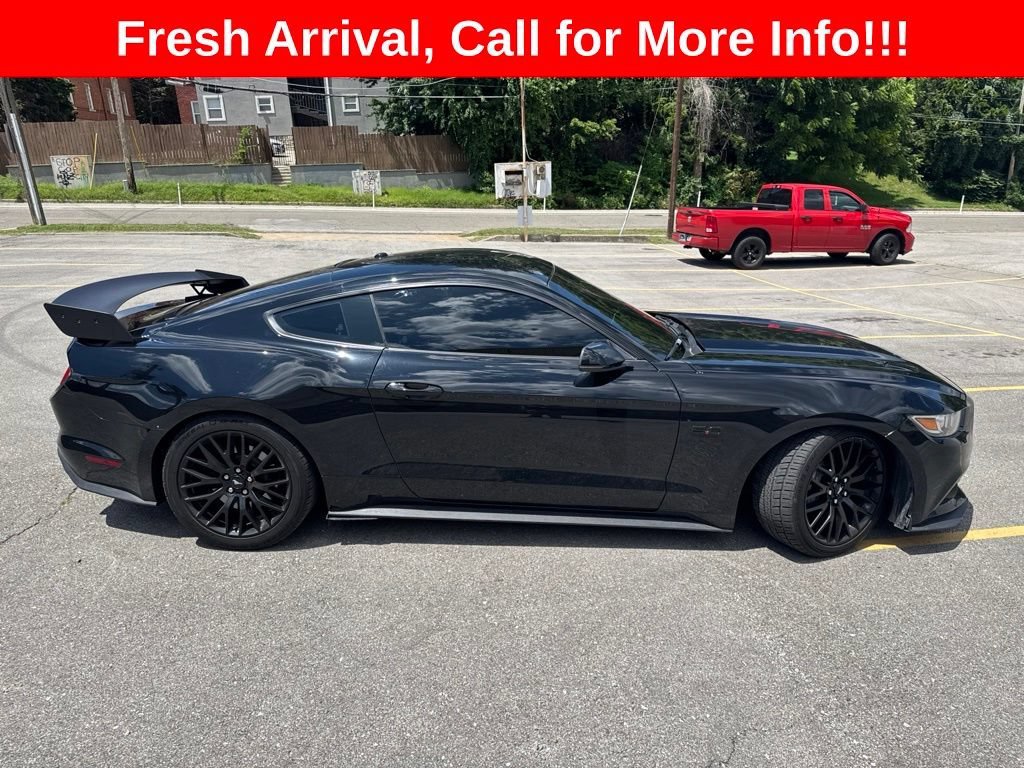 Used 2017 Black Ford GT Premium image 4