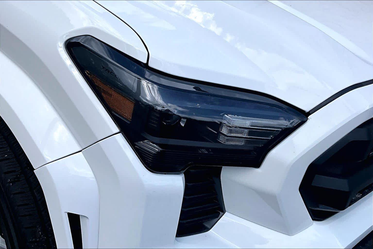 Used 2024 Ice Cap Toyota SR5 image 28