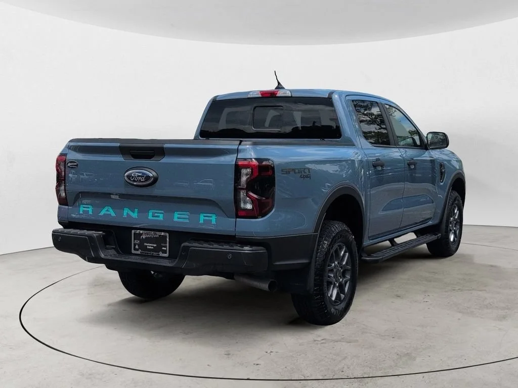 Used 2025 Gray Ford XLT image 3