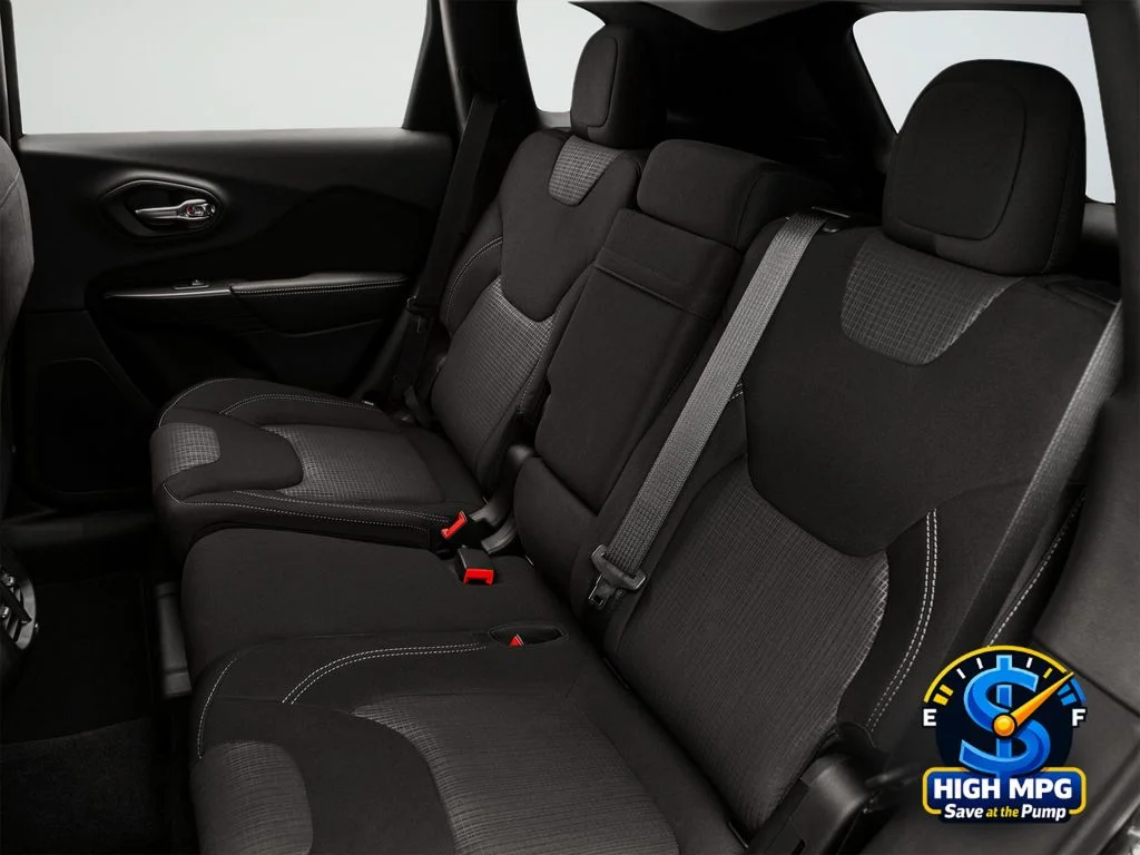 Used 2016 Black Jeep Latitude image 17